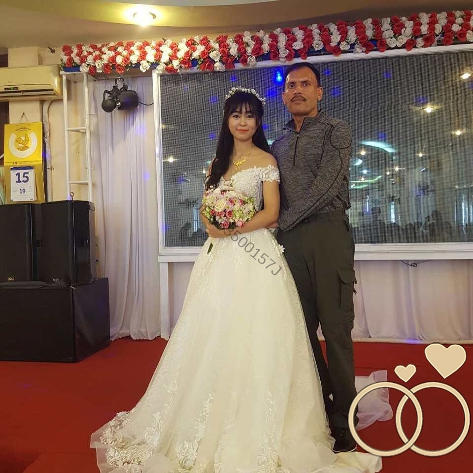 2020-07-05 – Rough Looking Man With Mustache With Pretty Wife (3)